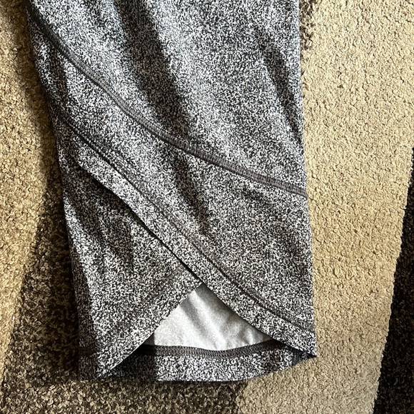 Lululemon Align capris Womens 8 - Picture 6 of 6